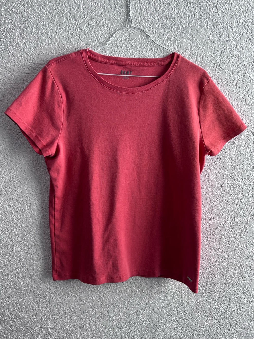 DKNY 100% Organic Cotton T-Shirt Coral Red Short Sleeve XL Minimalist Classic